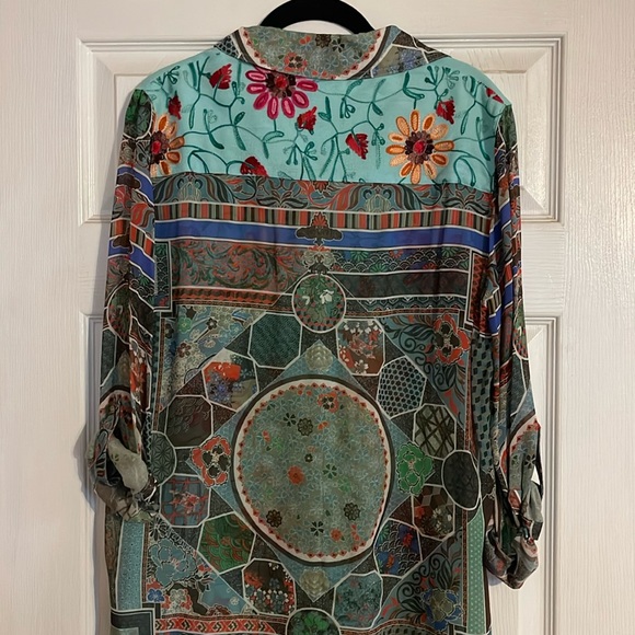 Tunic length button up blouse - Picture 3 of 8